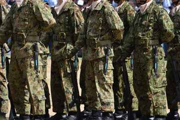 整列する自衛官