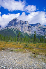Fototapeta na wymiar mountains in banff national park canada