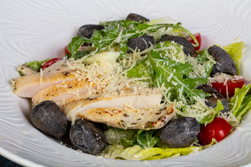 Caesar salad with chicken