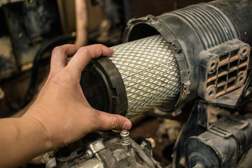 Air filter of forklift truck