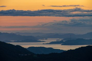 とびしま海道の朝日　瀬戸内海