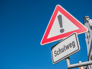 Achtung Schulweg Schild