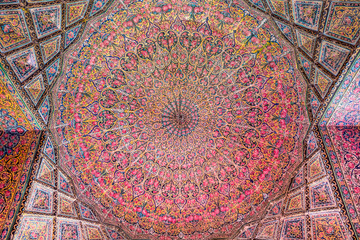 Nasir ol Molk Mosque, Ceiling