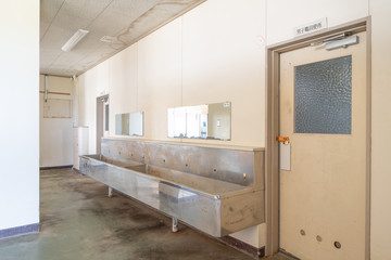 学校の手洗い場