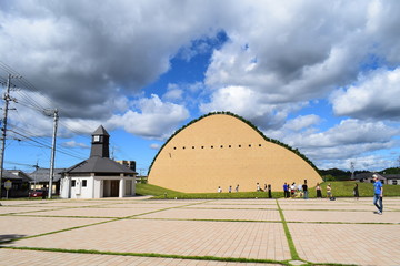 建物　日本　モザイクタイルミュージアム　空　土壁