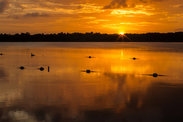 Obraz na płótnie Canvas Sunrise at Lake Mainstay