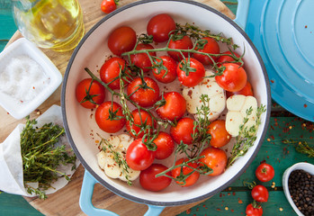 Strauchtomaten in Pfanne roesten