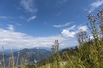 Montagne e cielo blu