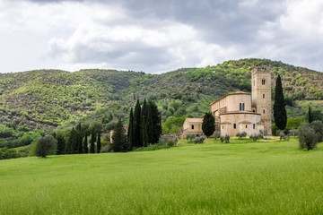 Fototapeta na wymiar medieval monastery in Tuscany