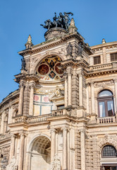 Fototapeta na wymiar Eingangsportal der Semperoper in Dresden - Detailaufnahmen