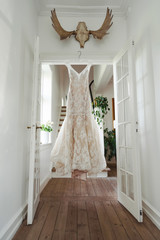 Elegant and classy wedding dress for the bride
