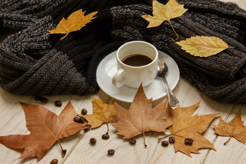Obraz na płótnie Canvas Taza de café en otoño