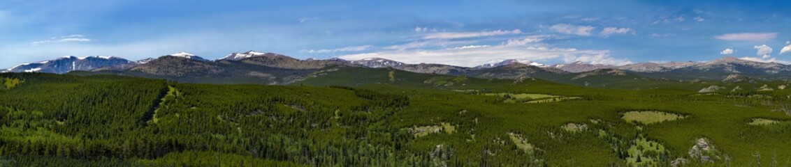 Fototapeta na wymiar The Cloud Peak Wilderness of the Bighorn National Forest