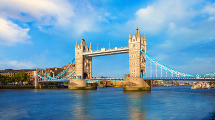 Obraz na płótnie Canvas Tower bridge crosses the River Thames in London, UK