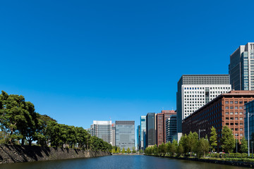 Fototapeta premium (東京都ｰ都市風景)丸の内オフィスビル街２