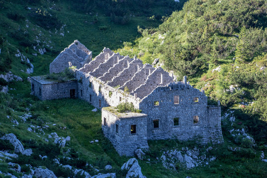desserte building from 1 world war