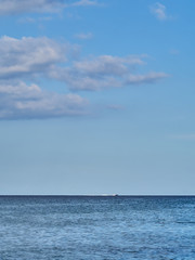 Obraz premium Shot of the beautiful tropical San Lorenzo beach near Syracuse in a sunny day of summer