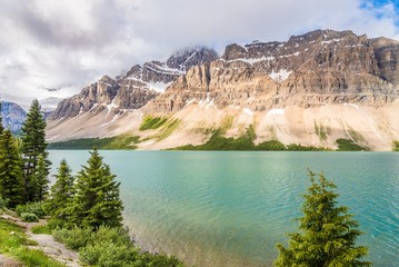 View at the Bow lake with Portal Peek in Banff National Park - Canadian Rocky Mountains