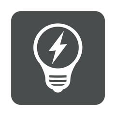 Icono plano bombilla con rayo en cuadrado gris