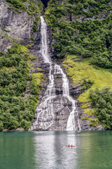 Fototapeta na wymiar Freier- oder auf norwegisch Friaren-Wasserfall im Geirangerfjord