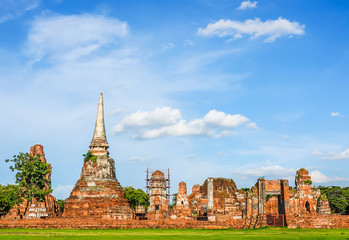 Ruins of Buddha statues and pagoda in Wat Mahathat,Phra Nakhon Si Ayutthaya Province It is one of the temples in the district. 