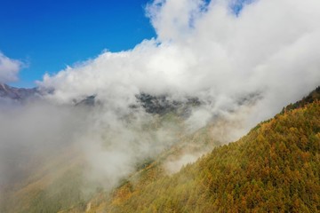 日本アルプスの登山口のひとつ、一の沢を空撮