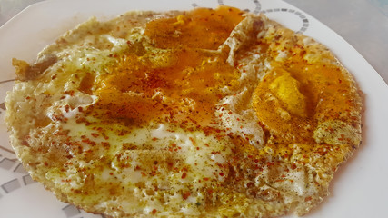 Yağda pişirilmiş yumurta 