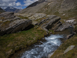 Naklejka na ściany i meble stream in mountains
