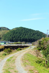 Obraz premium 田舎の散歩道