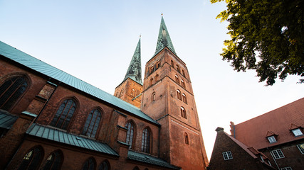 Lübecker Dom in der Abendsonne