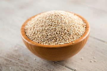 Raw quinoa seeds in a bowl