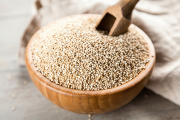 Raw quinoa seeds in a bowl