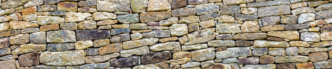 alte Natursteinmauer