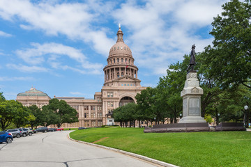 Fototapeta na wymiar Texas' Capitol Building Complex in Austin, Texas