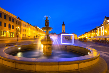 Fontanna na głównym placu w Białymstoku nocą, Polska - obrazy, fototapety, plakaty