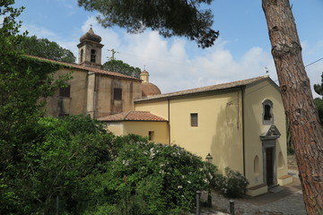 Fototapeta na wymiar Wallfahrtskirche Madonne delle Grazie, Capoliveri Elba 