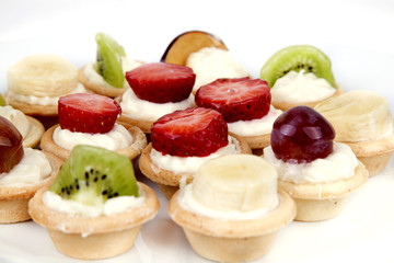 cake with strawberries