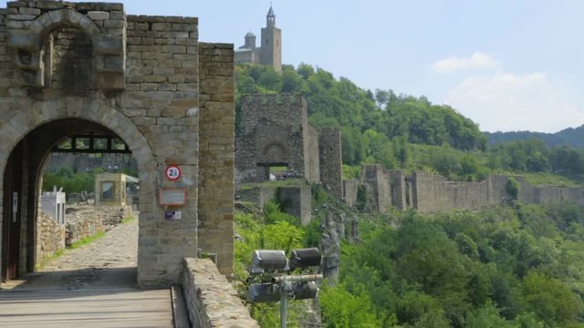 Wall path through gate to Tsarevets fortress