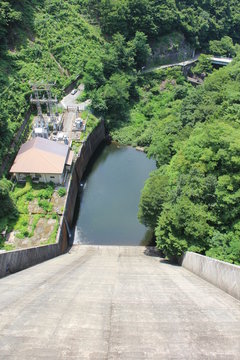 藤原ダムの水門付近から見下ろした風景(群馬県)