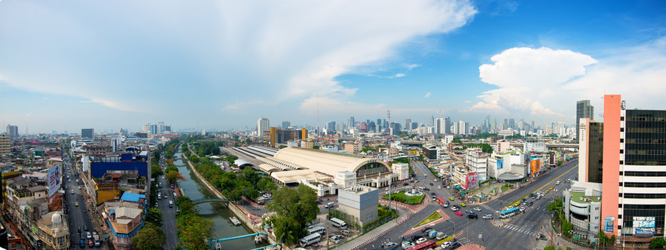 BANGKOK, THAILAND - MAY 12, 2018 :  Bangkok City View at beautiful landmark of Bangkok, Bangkok railway station., known as Hua Lamphong station in Bangkok, Thailand.