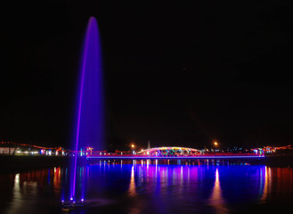 Fototapeta na wymiar fountain at night