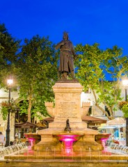 Fototapeta premium Aigues-Mortes la nuit, Grad, Occitanie, France.