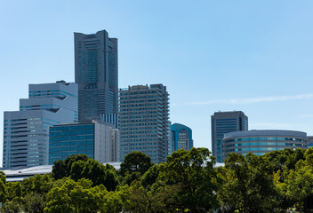 (神奈川県ｰ都市風景)秋晴れの下のみなとみらいビル群１