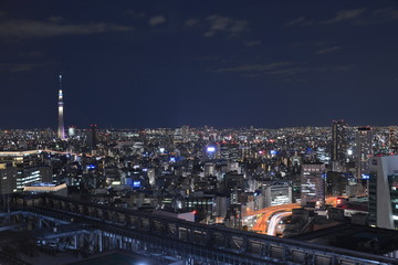 Fototapeta na wymiar Tokyo sky tree from hotel Shangri-La Tokyo