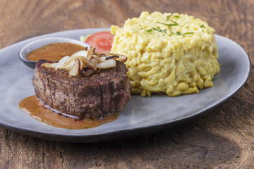 österreichischer Zwiebelrostbraten mit Spätzle