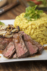 österreichischer Zwiebelrostbraten mit Spätzle
