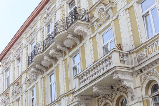 Fototapeta Fragments of facade of an Art Nouveau tenement house located on eastern frontage of Old Market Square in Przemysl, Poland 