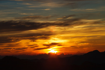 Fototapeta na wymiar sunrise in taiwan high mountain