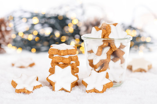 Weihnachten Pl&auml;tzchen Weihnachtspl&auml;tzchen Geb&auml;ck Sterne Zimtsterne Winter