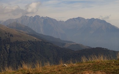 Alpine Welt / Blick vom Monte la Motta zur Bernina-Gruppe mit Sasso Manduino